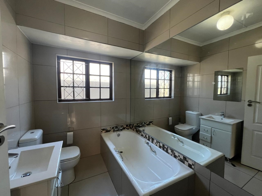 3 Bedroom Property for Sale in Beacon Bay Eastern Cape